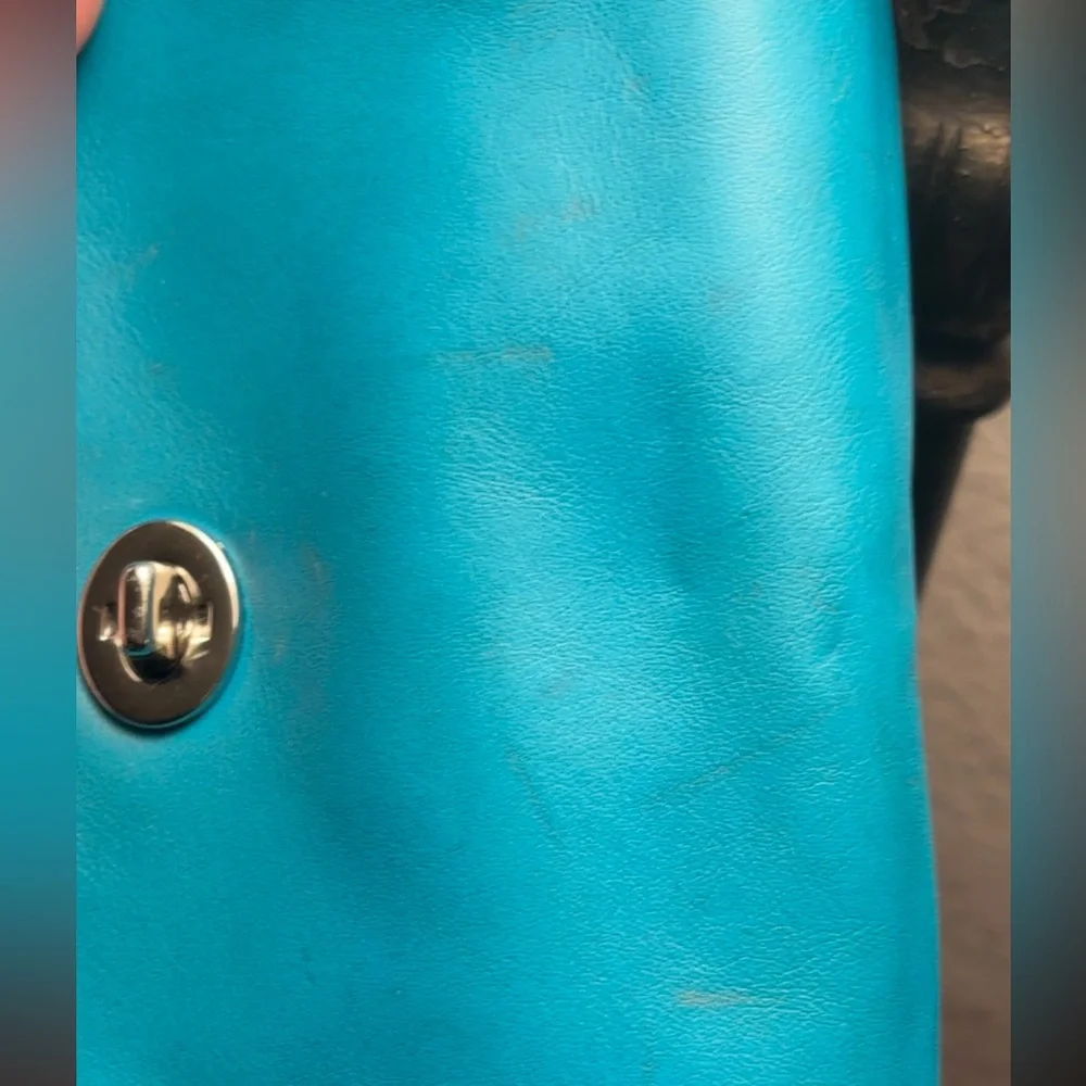 Coach 🚨 legacy Penny Turnlock Crossbody vintage turquoise color